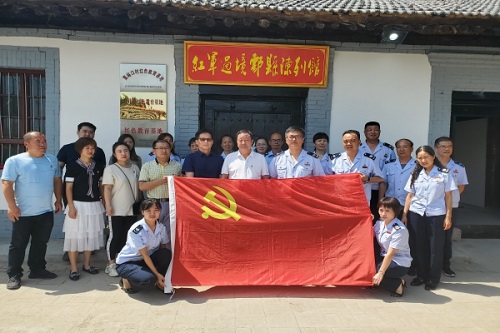 公司第八黨支部聯(lián)合西安市鄠邑區(qū)稅務局第三稅務所黨支部開展“追尋紅色記憶，踏尋紅色足跡”主題黨日活動